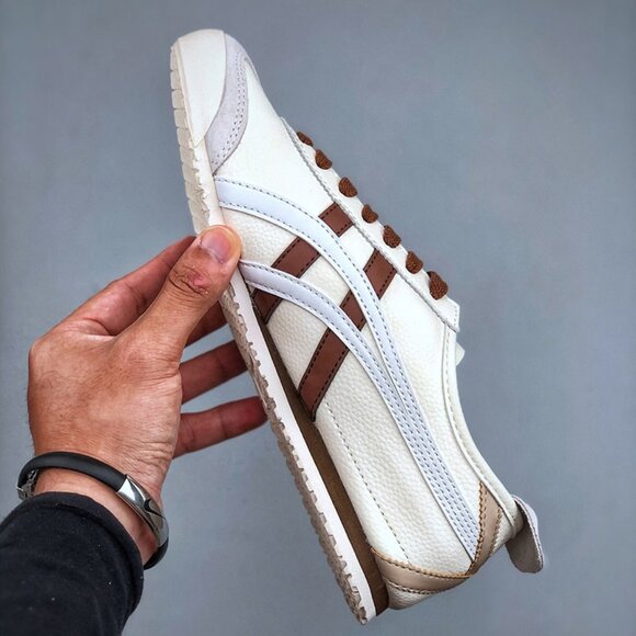 Onitsuka Tiger Retro Leather Sneakers - Picture 8 of 9